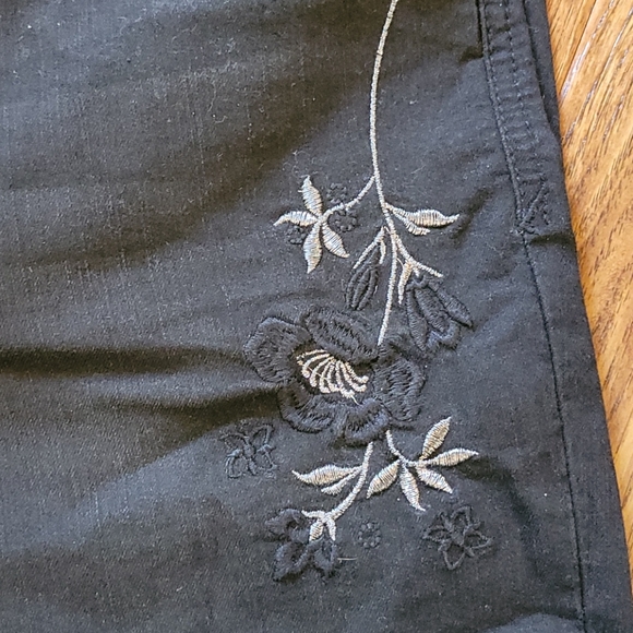Diana black embroidered skinny jeans brand new - Picture 3 of 7